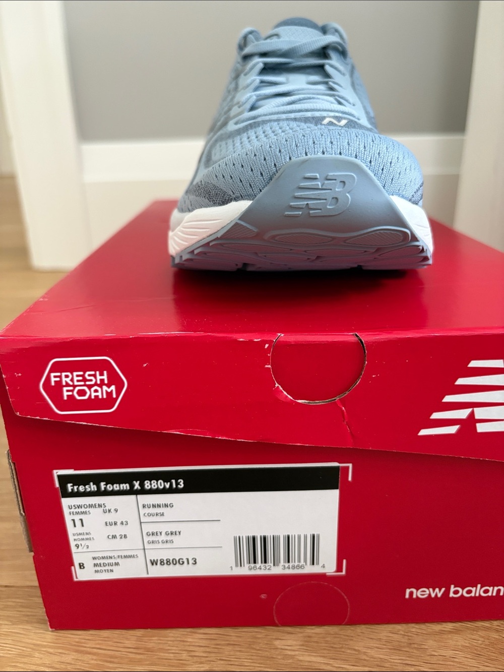 New Balance Women's Fresh Foam X 880v13 Light Blue Athletic Shoe